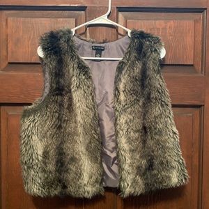 Faux fur vest medium